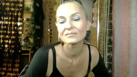 Snapshot of soniadance chatting on 07/10/26, 02:19 Sonia online show from 07/10/26, 02:19
