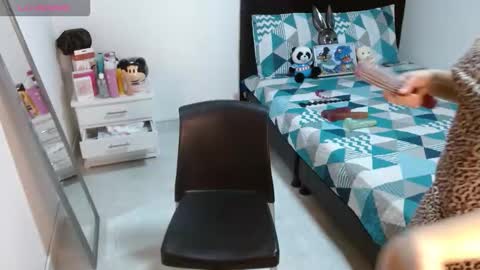 sonialatin69 online show from 09/15/25, 12:27