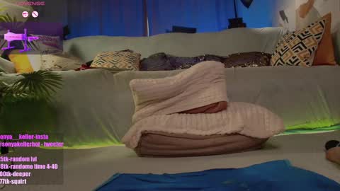 Snapshot of sonya_keller chatting on 10/17/25, 02:19 Sonya online show from 10/17/25, 02:19