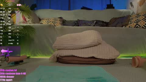 Snapshot of sonya_keller chatting on 10/25/25, 04:02 Sonya online show from 10/25/25, 04:02