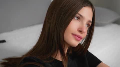 Eva 3 online show from 11/25/25, 09:42