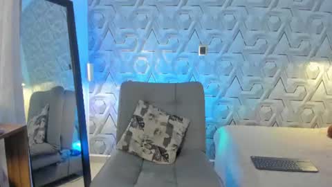 sophie online show from 07/01/26, 12:18