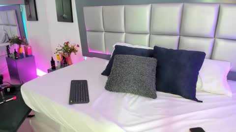 sophi Leone online show from 02/03/26, 12:43