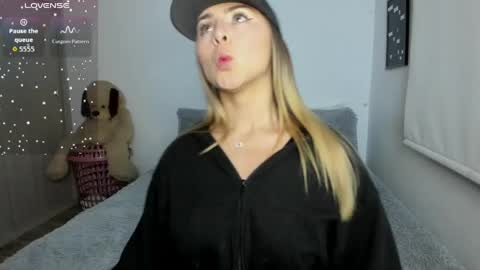 Snapshot of sophi_moreno chatting on 05/14/26, 01:12 Sofi online show from 05/14/26, 01:12