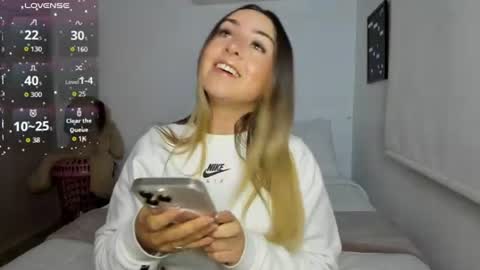 Snapshot of sophi_moreno chatting on 07/11/26, 01:08 Sofi online show from 07/11/26, 01:08