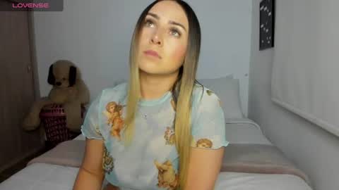 Snapshot of sophi_moreno chatting on 07/15/26, 02:28 Sofi online show from 07/15/26, 02:28
