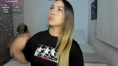 Snapshot of sophi_moreno chatting on 07/18/26, 12:59 Sofi online show from 07/18/26, 12:59