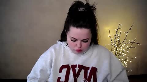 sophia__olsen online show from 11/26/25, 06:36