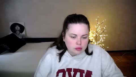 sophia__olsen online show from 04/18/26, 05:44