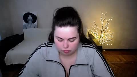 sophia__olsen online show from 05/29/26, 06:00