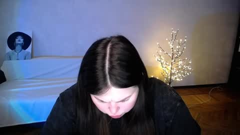 sophia__olsen online show from 06/05/26, 06:09