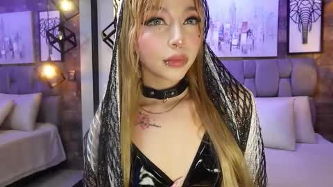 Sophia online show from 12/04/25, 12:25