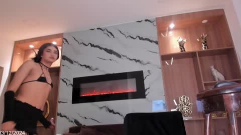 Snapshot of sophia_cambpell chatting on 12/03/24, 04:17 Sophia online show from 12/03/24, 04:17