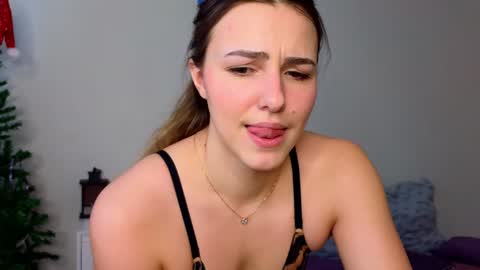 Sophia online show from 02/03/25, 06:56