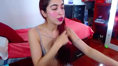 Snapshot of sophia_greey chatting on 05/14/26, 10:11 sophia_greey online show from 05/14/26, 10:11
