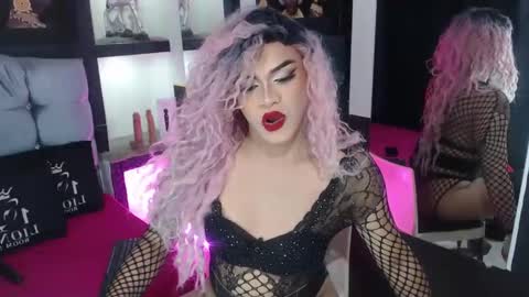 Snapshot of sophia_hott01 chatting on 09/30/25, 08:08 sophia_hott01 online show from 09/30/25, 08:08