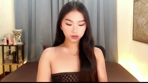 Snapshot of sophia_lust69 chatting on 12/23/25, 10:46 sophia_lust69 online show from 12/23/25, 10:46