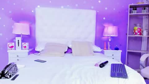 Snapshot of sophia_models chatting on 01/07/25, 07:06 Sophia online show from 01/07/25, 07:06