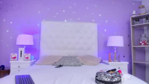 Snapshot of sophia_models chatting on 03/04/25, 07:32 Sophia online show from 03/04/25, 07:32