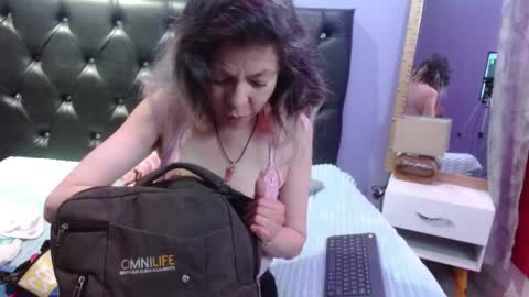     SOPHIA      online show from 01/02/25, 07:29