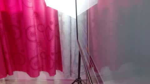     SOPHIA      online show from 01/03/25, 07:39