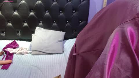     SOPHIA      online show from 01/10/25, 11:08