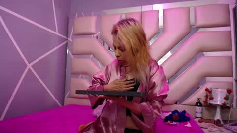     SOPHIA      online show from 02/24/25, 11:09