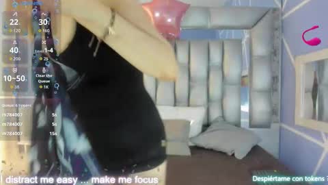     SOPHIA      online show from 12/15/25, 02:21