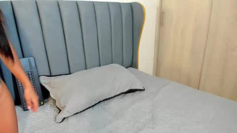 sophia_owens_2 online show from 09/12/25, 10:04