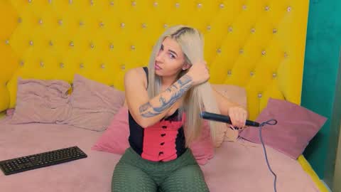 sophia smith4146 online show from 11/10/25, 08:46