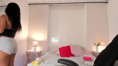 Snapshot of sophia_stonne chatting on 02/09/26, 12:20 S O P H I A online show from 02/09/26, 12:20