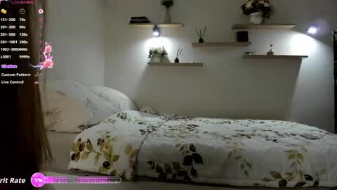 Snapshot of sophia_turn chatting on 05/28/26, 04:15 Sophia online show from 05/28/26, 04:15