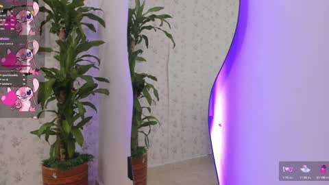 Snapshot of sophia_walkett chatting on 02/13/25, 08:24 Michelle online show from 02/13/25, 08:24