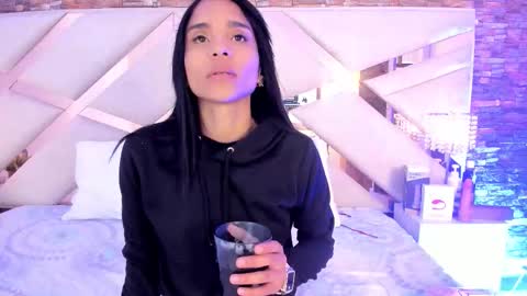 Sophia Paris online show from 10/09/25, 02:31