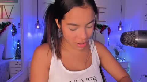 Sophie Hill  online show from 12/03/25, 08:29