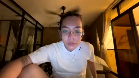 sophiaandress online show from 04/23/26, 01:13