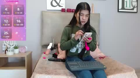 Sophia Bedford online show from 12/19/25, 01:51