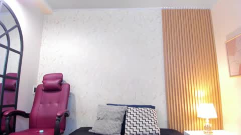 Sophia online show from 04/17/26, 12:08