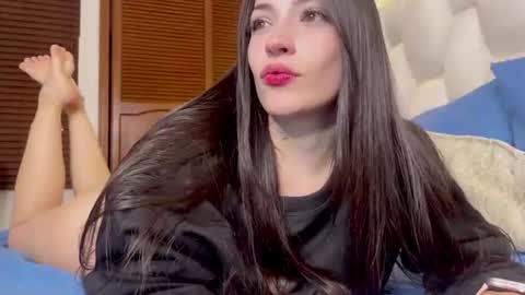Snapshot of sophias_room chatting on 06/20/26, 04:59 Sophia online show from 06/20/26, 04:59