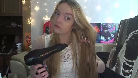 Snapshot of sophiasonata chatting on 02/16/25, 11:27 SophiaSonata online show from 02/16/25, 11:27