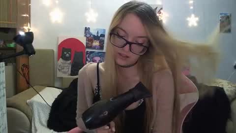 Snapshot of sophiasonata chatting on 09/20/25, 06:42 SophiaSonata online show from 09/20/25, 06:42