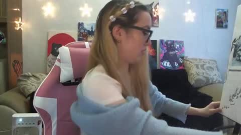 Snapshot of sophiasonata chatting on 10/21/25, 11:22 SophiaSonata online show from 10/21/25, 11:22