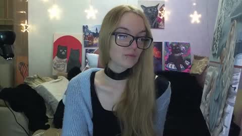 Snapshot of sophiasonata chatting on 10/31/25, 01:56 SophiaSonata online show from 10/31/25, 01:56