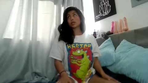 Snapshot of sophiconelly chatting on 10/15/25, 03:01 sophiconelly online show from 10/15/25, 03:01