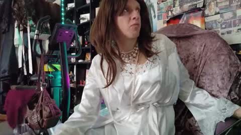 Snapshot of sophie198013 chatting on 04/20/26, 03:48 Sophie Satin1980 online show from 04/20/26, 03:48