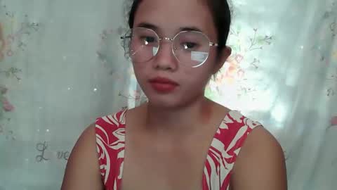 sophie_193 online show from 04/18/26, 03:10