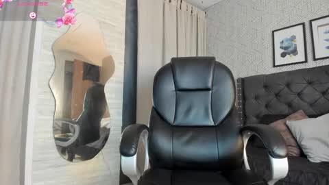 sophie__blare online show from 10/17/25, 07:16