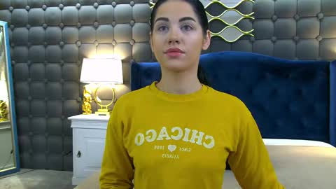 Snapshot of sophie__hill chatting on 11/30/25, 03:43 sophie__hill online show from 11/30/25, 03:43