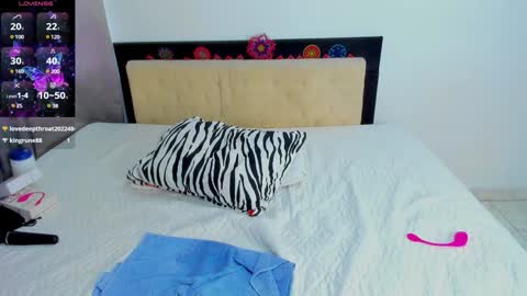 Sophia  online show from 12/01/24, 04:29