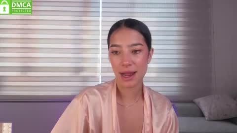 Snapshot of sophie_bbs chatting on 10/23/25, 02:05 Sophie online show from 10/23/25, 02:05